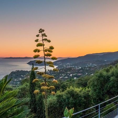 Vistazur Luxueux appartement avec terrasse et piscine Le Le Rayol-Canadel-sur-Mer Esterno foto