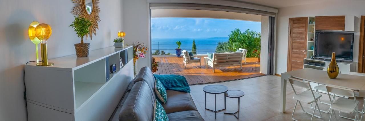 Vistazur Luxueux appartement avec terrasse et piscine Le Le Rayol-Canadel-sur-Mer Esterno foto