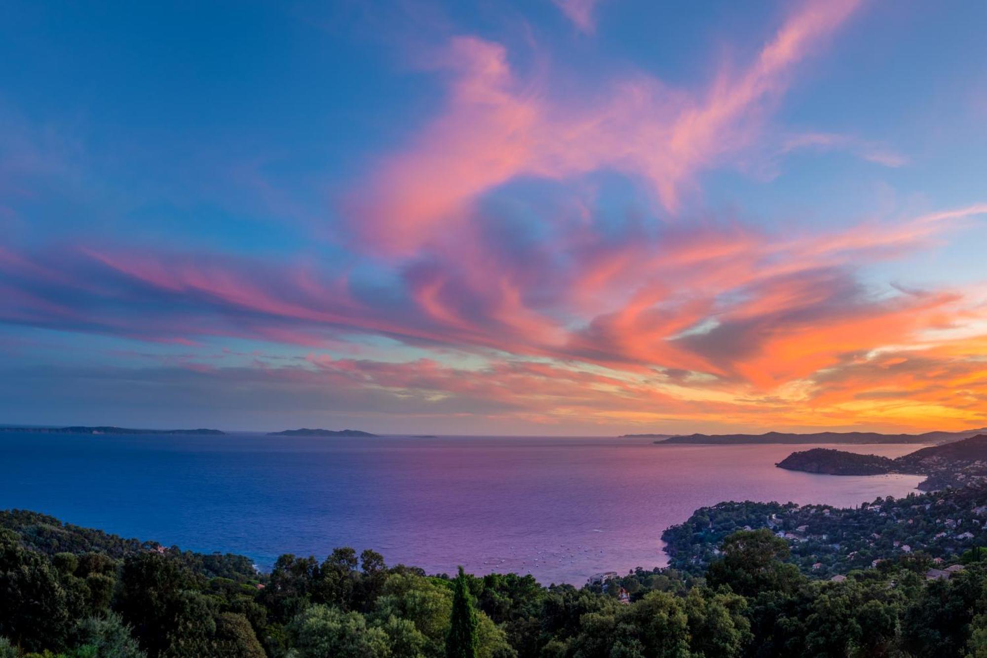 Vistazur Luxueux appartement avec terrasse et piscine Le Le Rayol-Canadel-sur-Mer Esterno foto