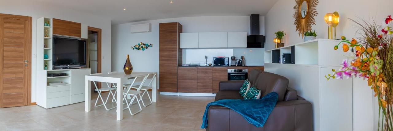 Vistazur Luxueux appartement avec terrasse et piscine Le Le Rayol-Canadel-sur-Mer Esterno foto