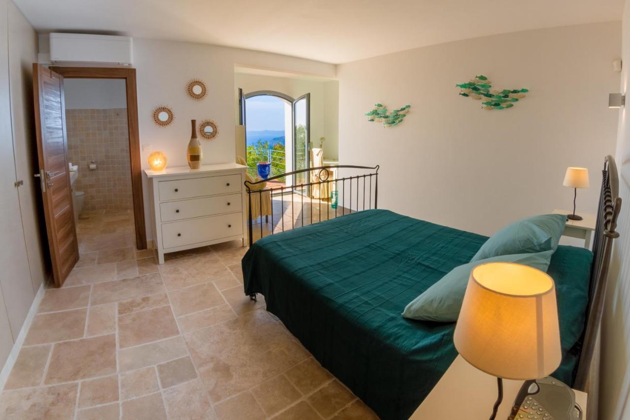 Vistazur Luxueux appartement avec terrasse et piscine Le Le Rayol-Canadel-sur-Mer Esterno foto